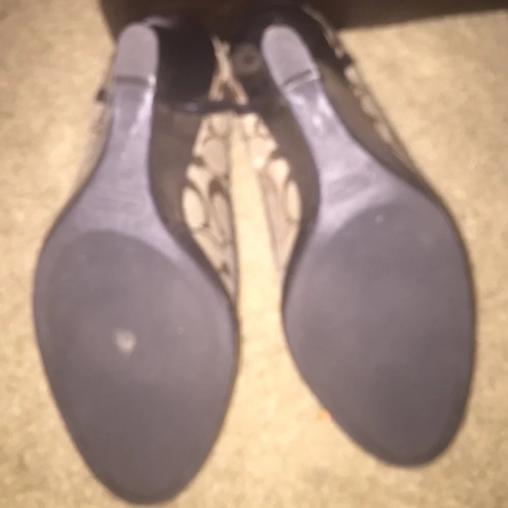 Authentic Coach Kerryann wedge heels - Picture 3 of 3